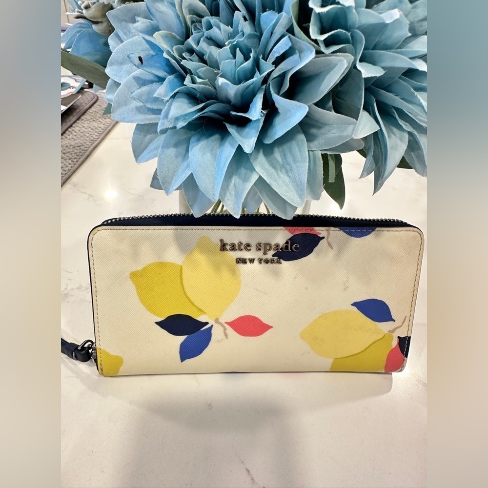 Kate Spade New York Nwt Cameron Large Wallet Lemon Zest